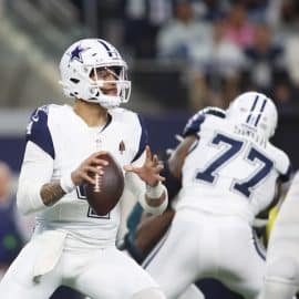 Dallas Cowboys quarterback Dak Prescott (4)