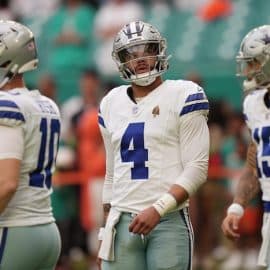 Dallas Cowboys quarterback Dak Prescott (4) warms-up