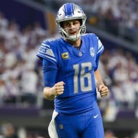 Detroit Lions quarterback Jared Goff (16)