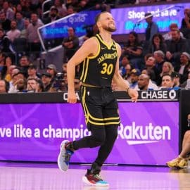 Golden State Warriors guard Stephen Curry (30) limps